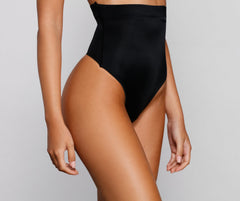 Sleek Silhouette – Shaper-String mit hoher Taille
