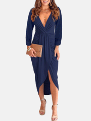 Gerüschtes Midikleid mit tiefem V-Ausschnitt