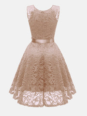 Elegantes ärmelloses Partykleid aus Spitze