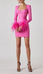 Stretch-Minikleid mit langen Ärmeln in HYPER Pink