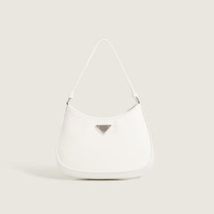 Glänzende Umhängetasche mit Klappe