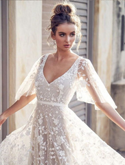 Langärmliges bodenlanges Damenkleid mit hoher Taille