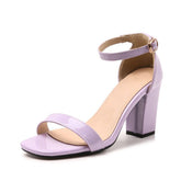 Essentielle, elegante Blockabsätze aus Wildlederimitat