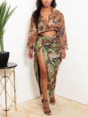 Denimrock mit Knopfleiste und hohem Schlitz in Camouflage