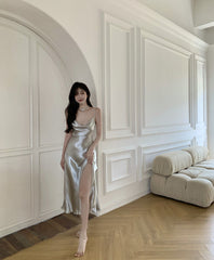 Sexy langes Kleid mit Riemchen und hohem Schlitz