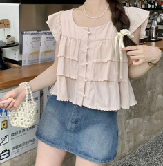 Maja Gestuftes Button-Down-Oberteil mit Schweizer Punkten - Creme