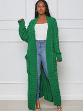 Einfarbige, figurbetonte Strickjacke mit langen Ärmeln