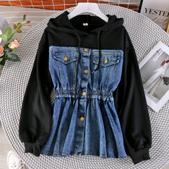 Gefälschte Zwei-Jacke aus Denim mit Kapuze und Nähten