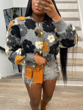 Mantel aus Plüsch mit Blumenknöpfen