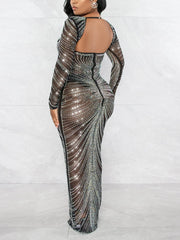 Mesh-Kleid mit transparenten Strasssteinen und langen Ärmeln