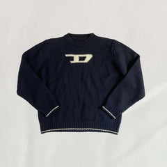 Jacquard-Strickpullover mit kontrastierendem Logo