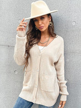 Einfarbiger Strickjackenpullover mit V-Ausschnitt