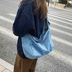 Große Umhängetasche aus gewaschenem Denim