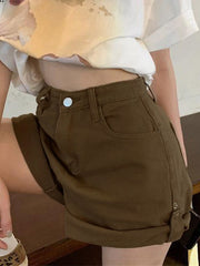 Braune Jeansshorts mit Bündchen am Saum