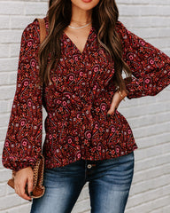 Us Forever – Paisley-Bluse mit Schößchen und Bindeband vorn