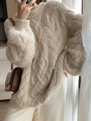 Übergroßer Zopfmusterpullover