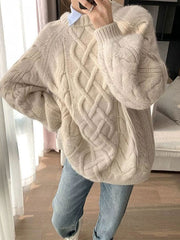 Übergroßer Zopfmusterpullover