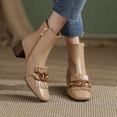 Elena – Stiefeletten mit quadratischer Zehenpartie und Kette