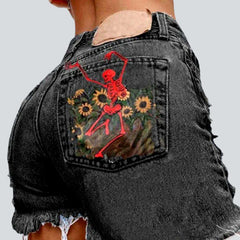 Jeansshorts mit Print auf der Gesäßtasche