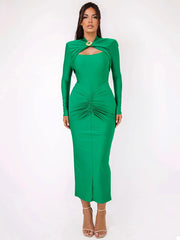 Gerüschtes Maxikleid mit ausgehöhlten, langen Ärmeln und Metallschnalle