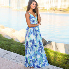 Zabelle – Maxikleid mit Blumenmuster und Rüschenausschnitt