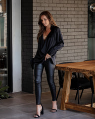 Problem Solved Satin-Bluse mit Kragen - Schwarz