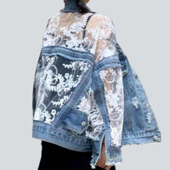 Jeansjacke aus gemischtem Spitzenstoff