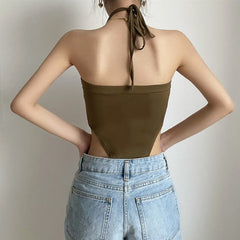 Einfarbiger Neckholder-Body mit Schlitz