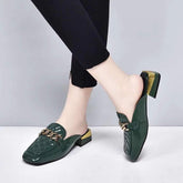 Plateau-Sandalen mit Manschettenknöpfen aus Metall