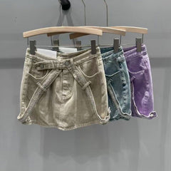 Süßer, würziger Jeansrock mit Verzierung