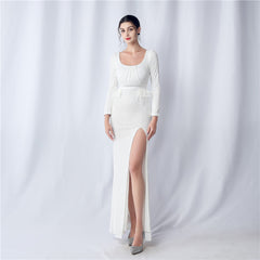 Viv – Formales Glitzerkleid mit hohem Schlitz