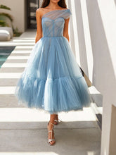 Schmales ärmelloses Abendkleid