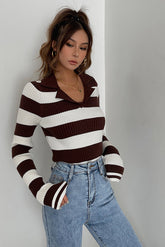Langärmliger Rippstrickpullover mit Streifenmuster