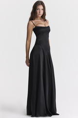 Anabella – Schwarzes Maxikleid mit Schnürung