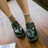 Retro-Schuhe mit Doppelschnalle