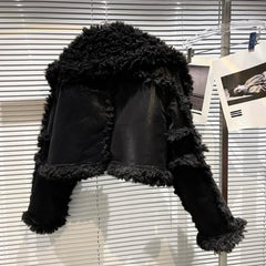 Die Gothica Oversize-Winterjacke aus Kunstpelz