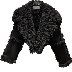 Die Gothica Oversize-Winterjacke aus Kunstpelz