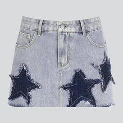 Kurzer Jeansrock mit Sternenstickerei