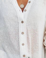 Alexie Geripptes Stricktop mit Knopfleiste - Creme
