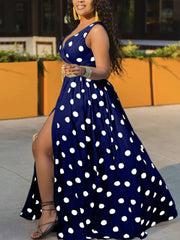 Maxikleid mit gepunktetem Schlitz und Druck