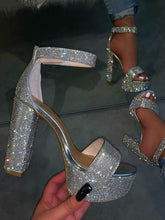 Plateau-Sandalen mit Strass und klobigem Absatz