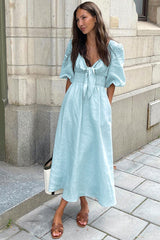 Lässiges Leinen-Midikleid mit Puffärmeln und Bindeband vorne für den Strandurlaub - Himmelblau