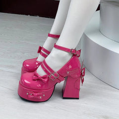 Latform Heels