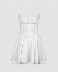Kiniwood – Ausgestelltes Korsettkleid