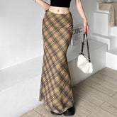 Karierter Maxirock aus Chiffon mit niedriger Taille und Kontrast