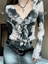 Kurze Bluse mit Rüschenbesatz und Schnürung