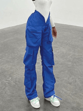 Cargohose mit V-Ausschnitt und Taschen