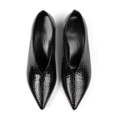 Dua V-Cut Pumps mit Schlangenmuster und klobigem Absatz