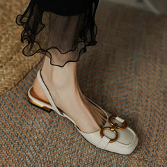 Dania Handgefertigte Slingback-Flats mit Kette