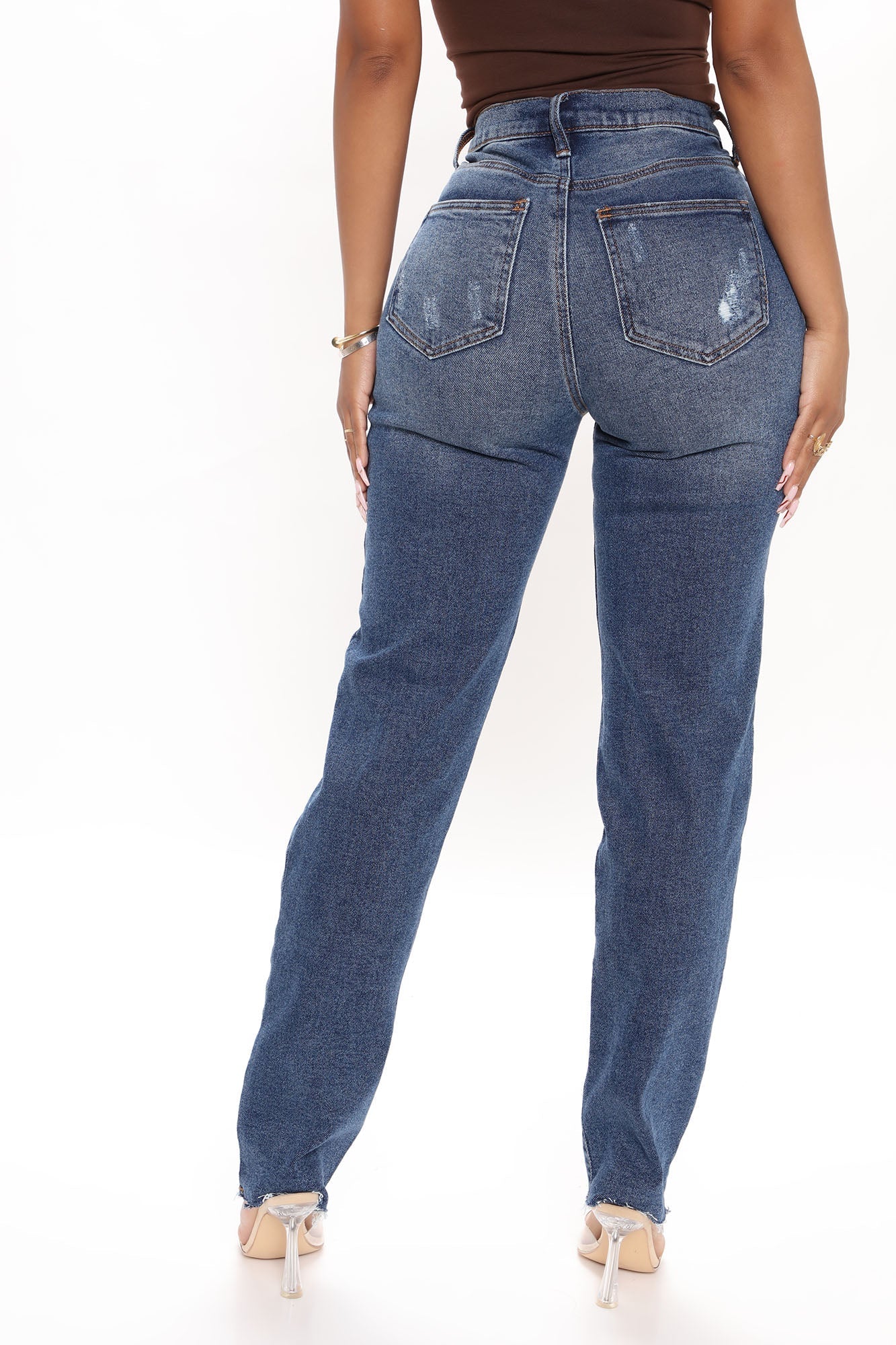 Survival Of The Fittest – Zerrissene Boyfriendjeans – Dunkle Waschung